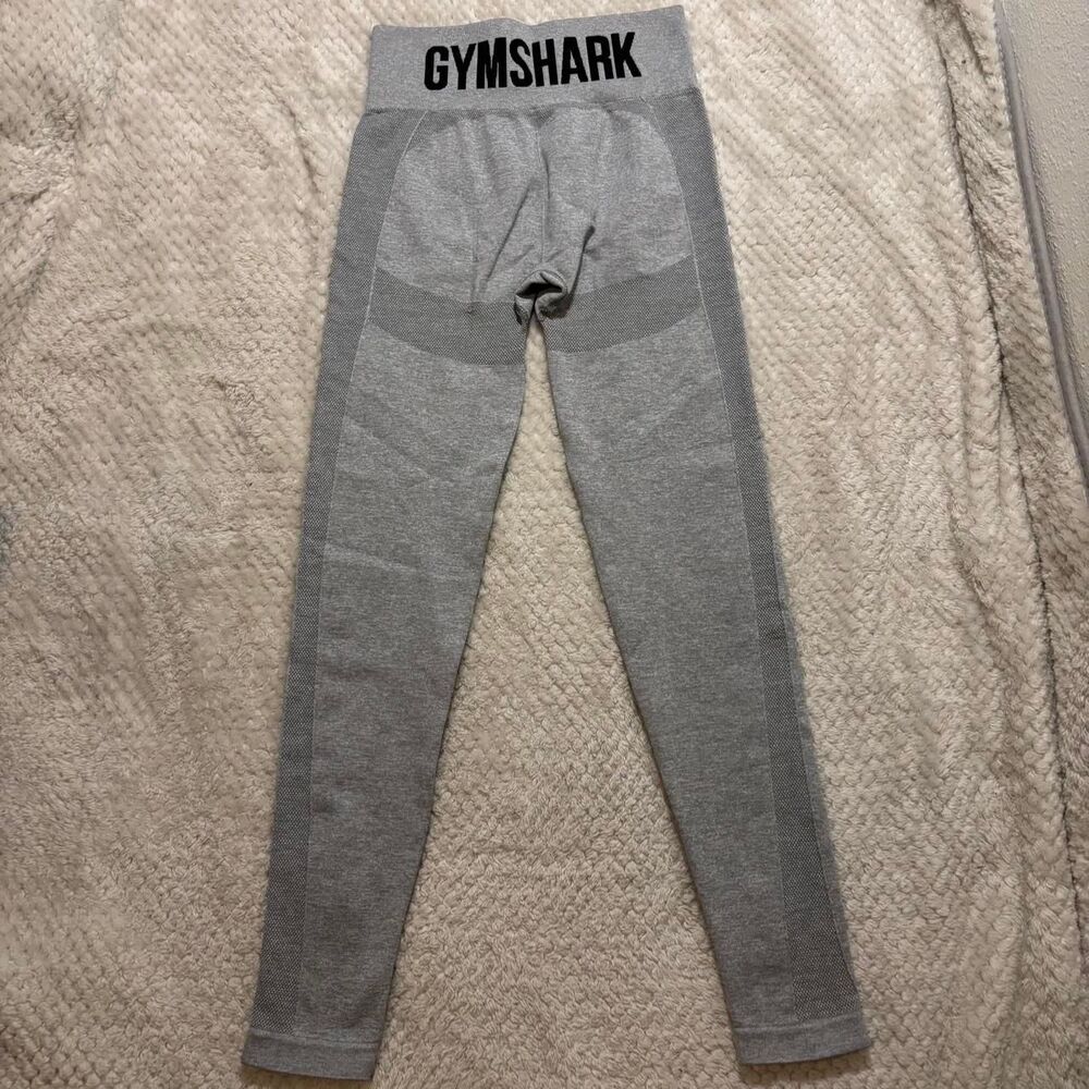 Gymshark Women's Grey Leggings - Picture 3 of 3